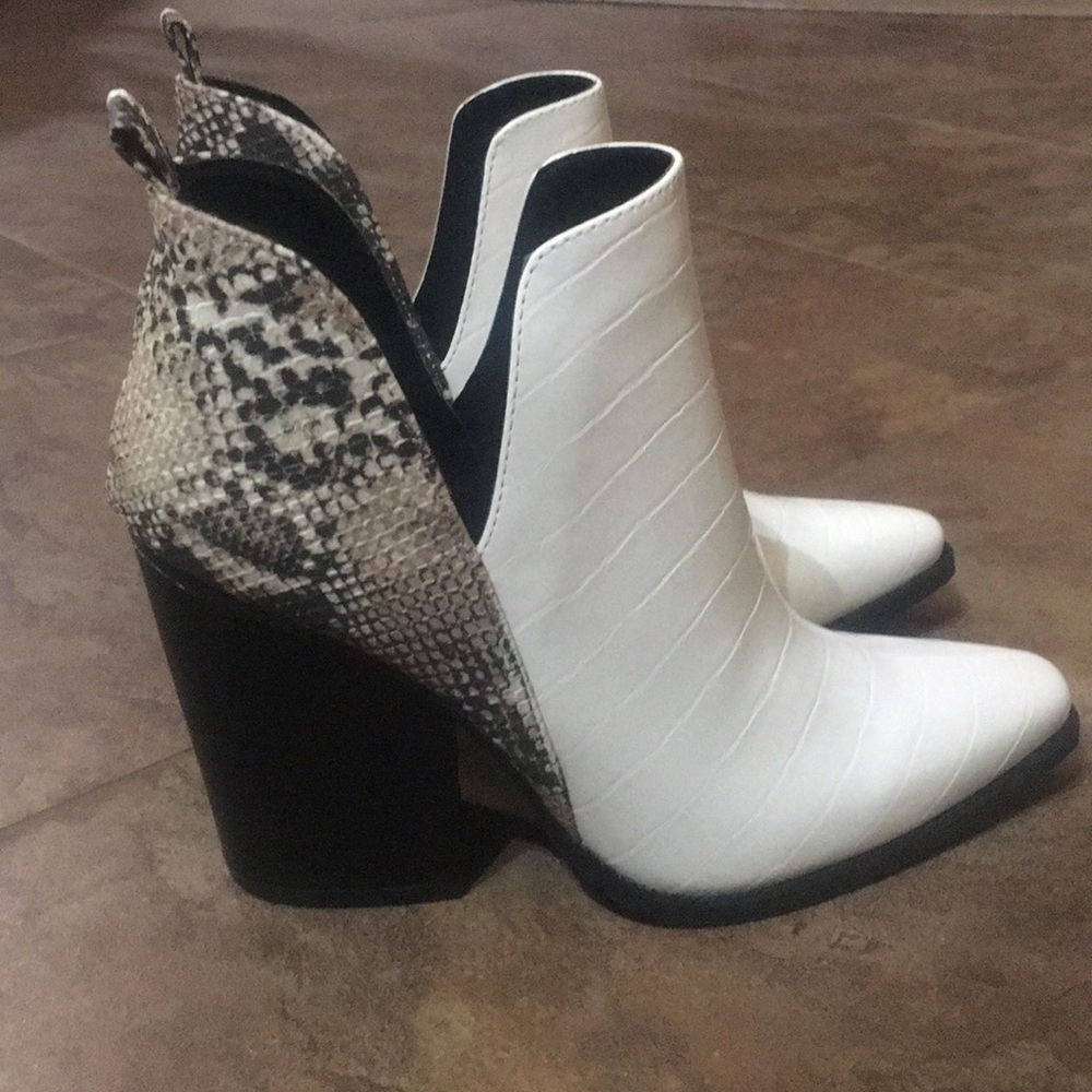 Qupid Booties - New